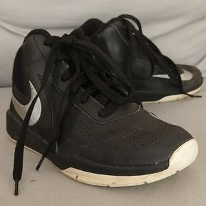 Boys Nike sneakers black leather high top size 4